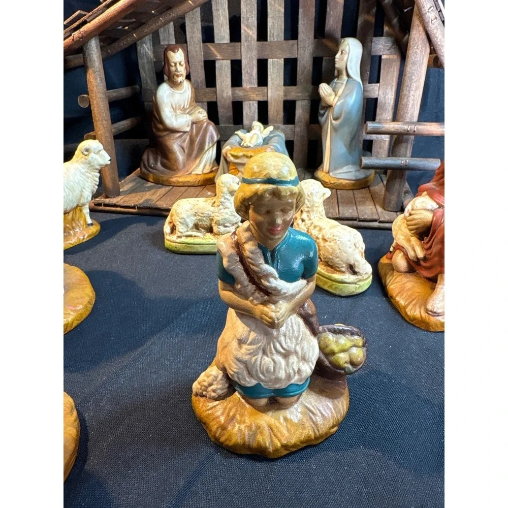 Wooden Nativity Stable Scene Stable Creche Christmas 16 Decor Figures with  barn